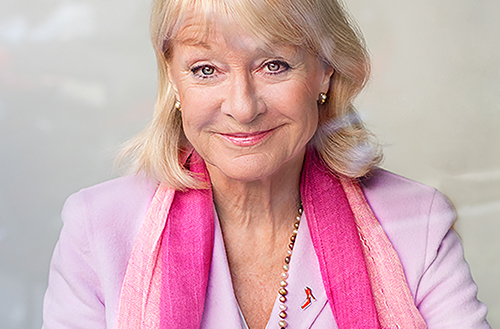 Alexandra Charles – För kvinnan i tiden